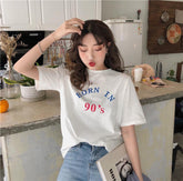 Camiseta de manga corta de algodón con letras estampadas "Born In 90's"
